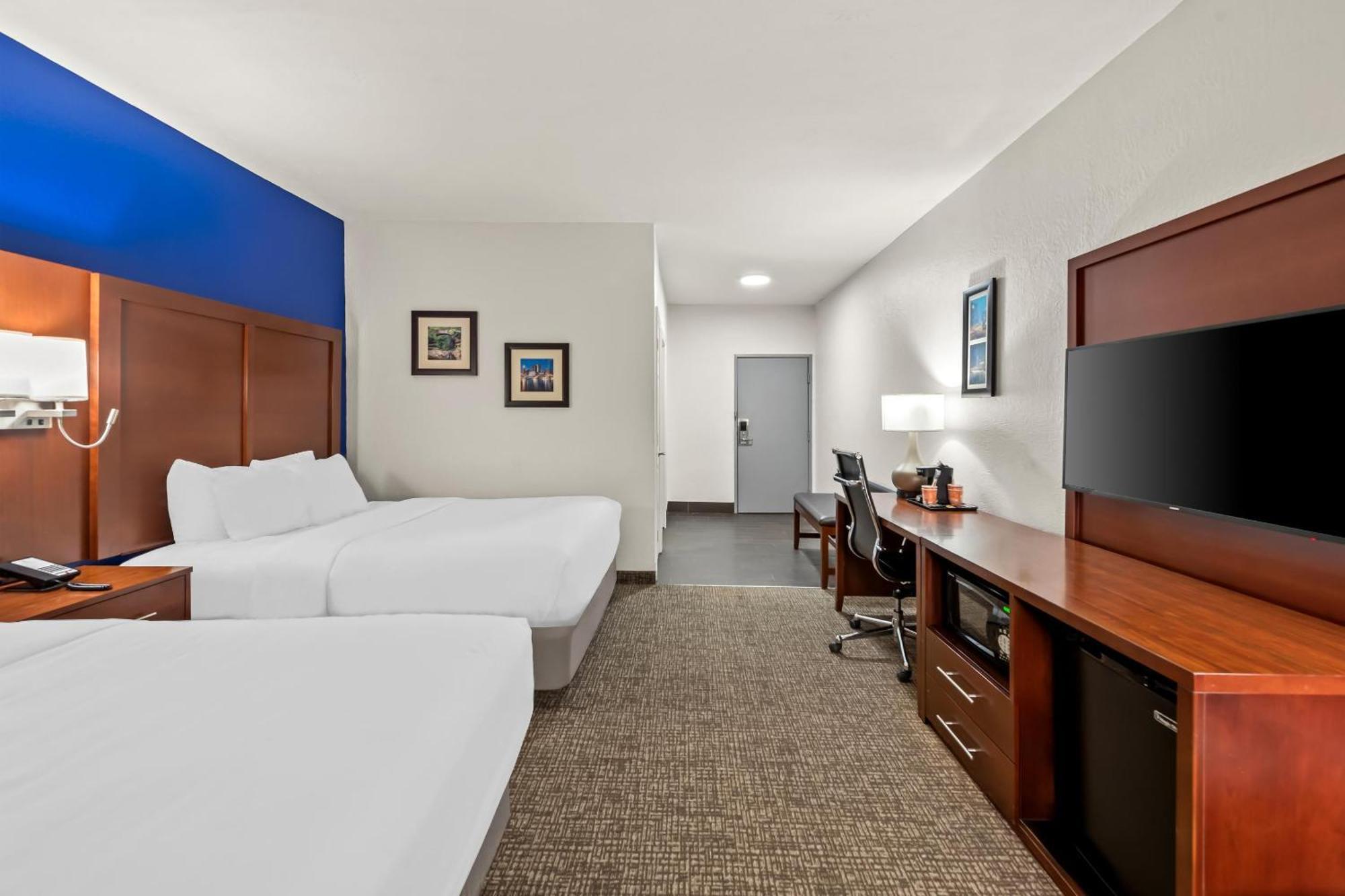 Comfort Inn & Suites Fairborn Near Wright Patterson Afb Exterior photo